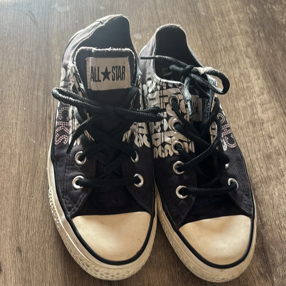 Converse Chucks Black and White Sneakers size 6 - Picture 3 of 7